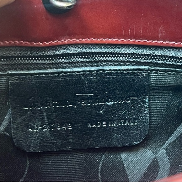 Salvatore Ferragamo Gancini Ombré Polished Leather Shoulder Bag - Picture 7 of 10